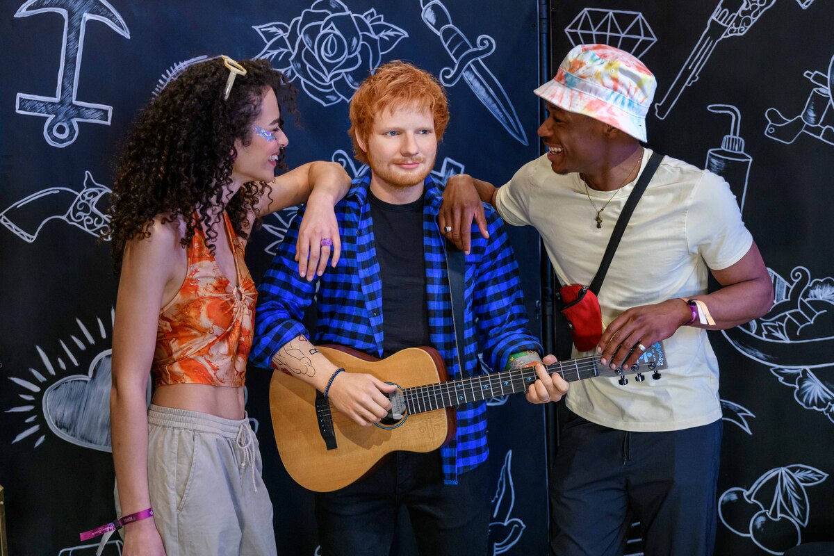 Ed Sheeran figure with fans